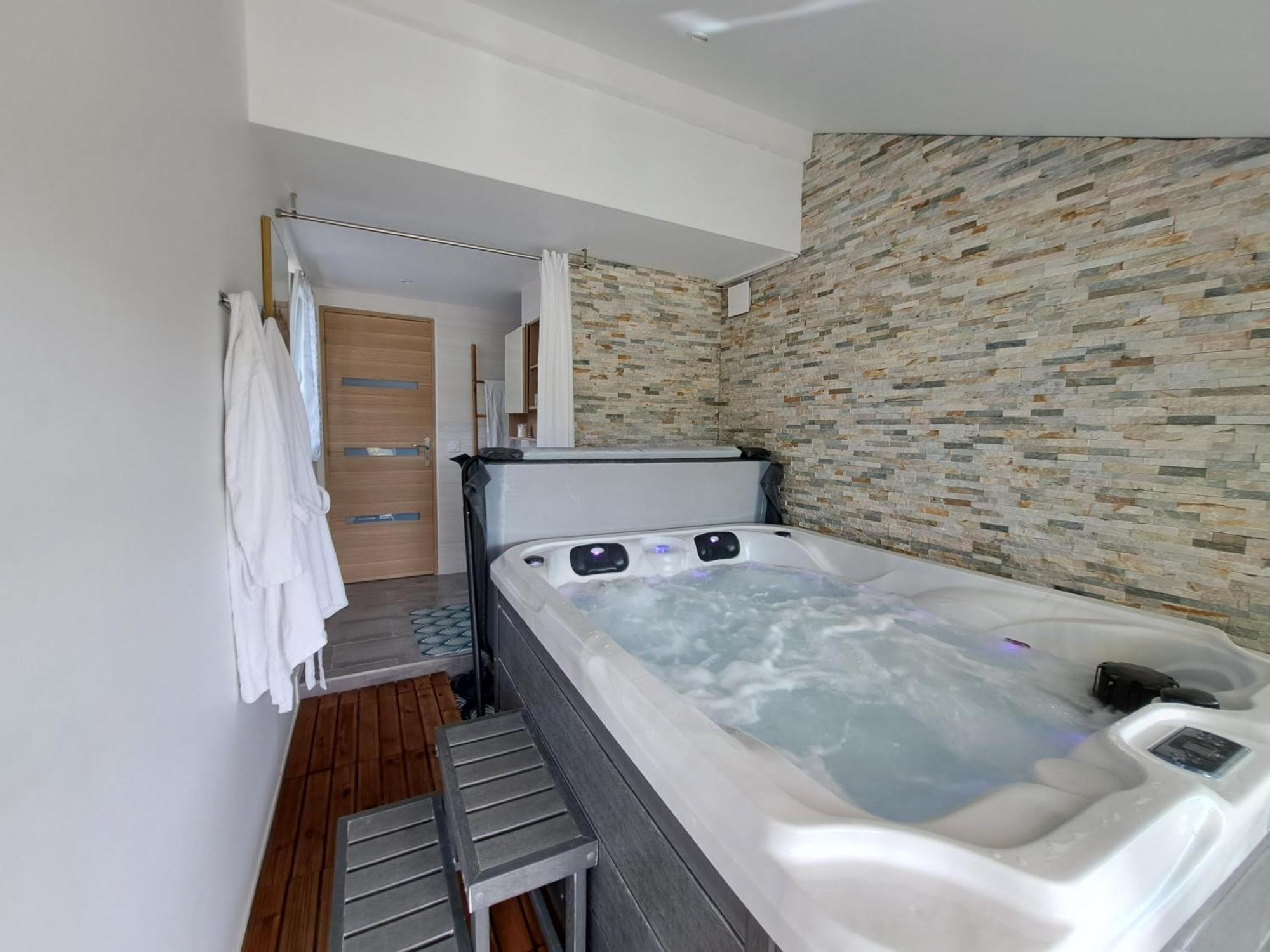 Adorelys Sejour Bien Etre - Spa Et Massage Saint-Cassien  Bagian luar foto